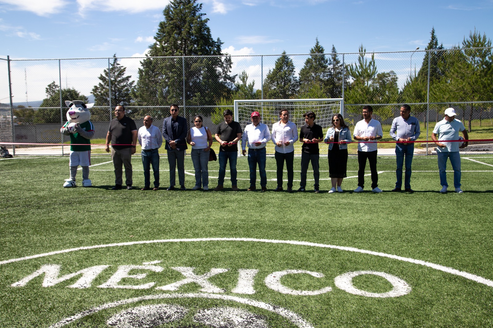 Inauguran dos canchas  de fútbol en el Parque Andén de Apizaco como parte del programa federal 'Mundial Social'